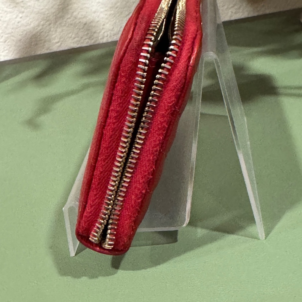 Saint Laurent Red Quilted Wallet with Gold Logo - Picture 5 of 12